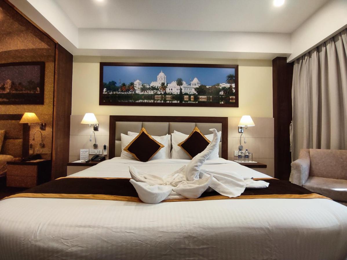 Hotel Rimi International Agartala Exterior foto