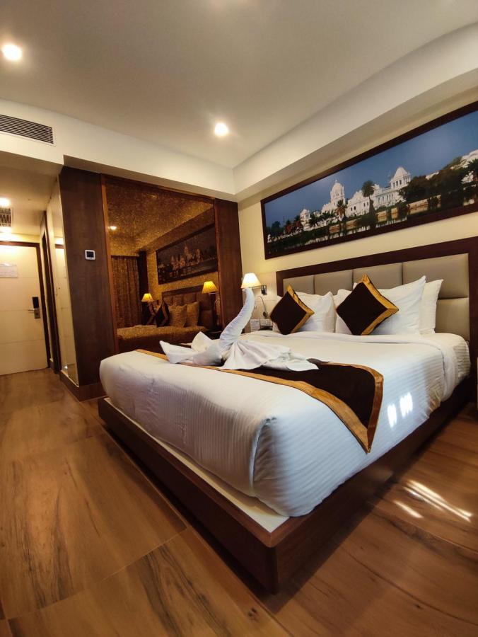 Hotel Rimi International Agartala Exterior foto